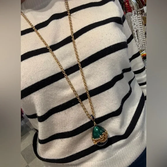 Vintage Nina Ricci Enameled Fabrege Egg Chain Necklace. - Picture 2 of 6